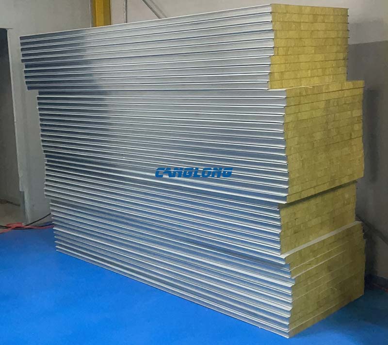 The rock wool board used for indoor warehouse construction in Saudi Arabia has been received